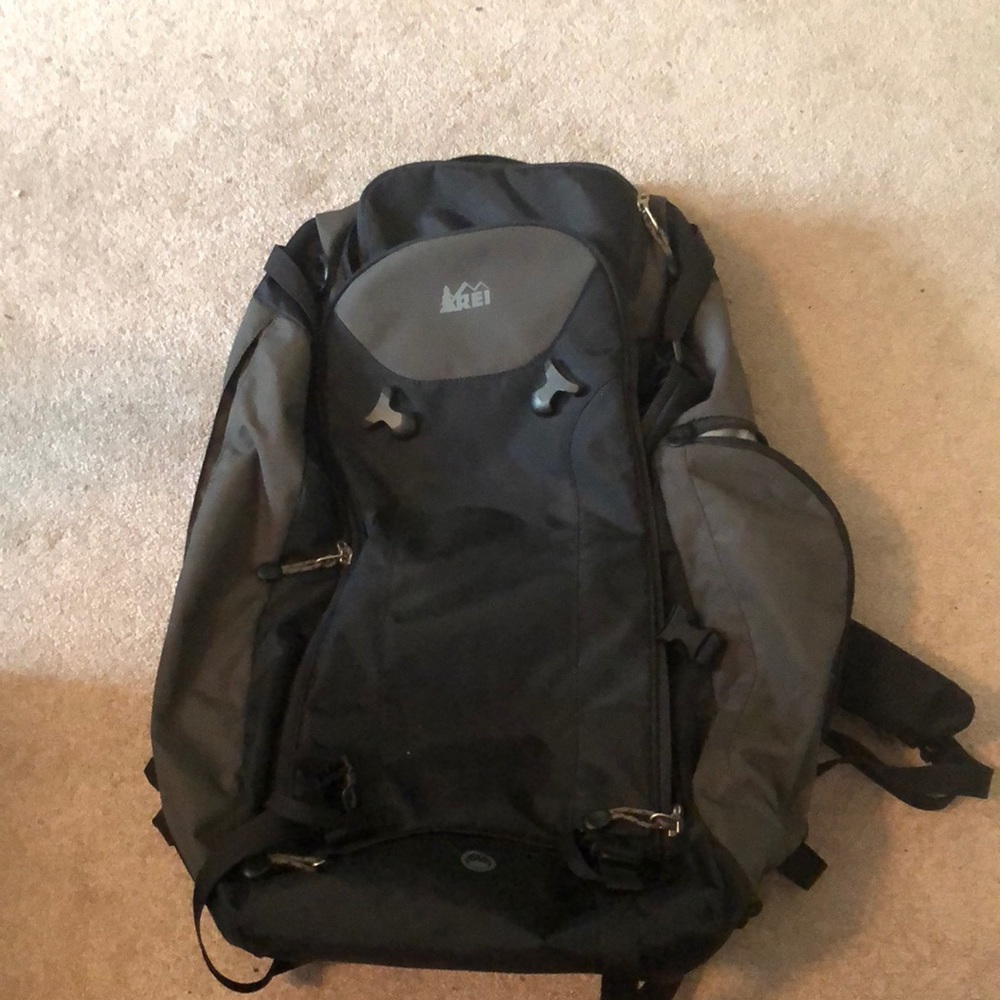 REI brand pack! Used only a handful of times